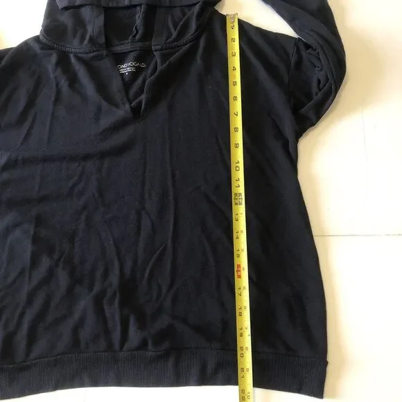 Beyond Yoga Women’s Black Cropped Hoodie Sweatshirt Lightweight Size Small - Picture 6 of 11